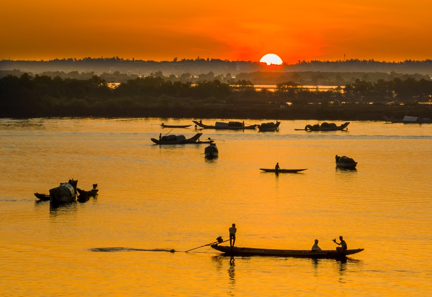 Sunrise on Quang Loi Lagoon (Thua Thien Hue)