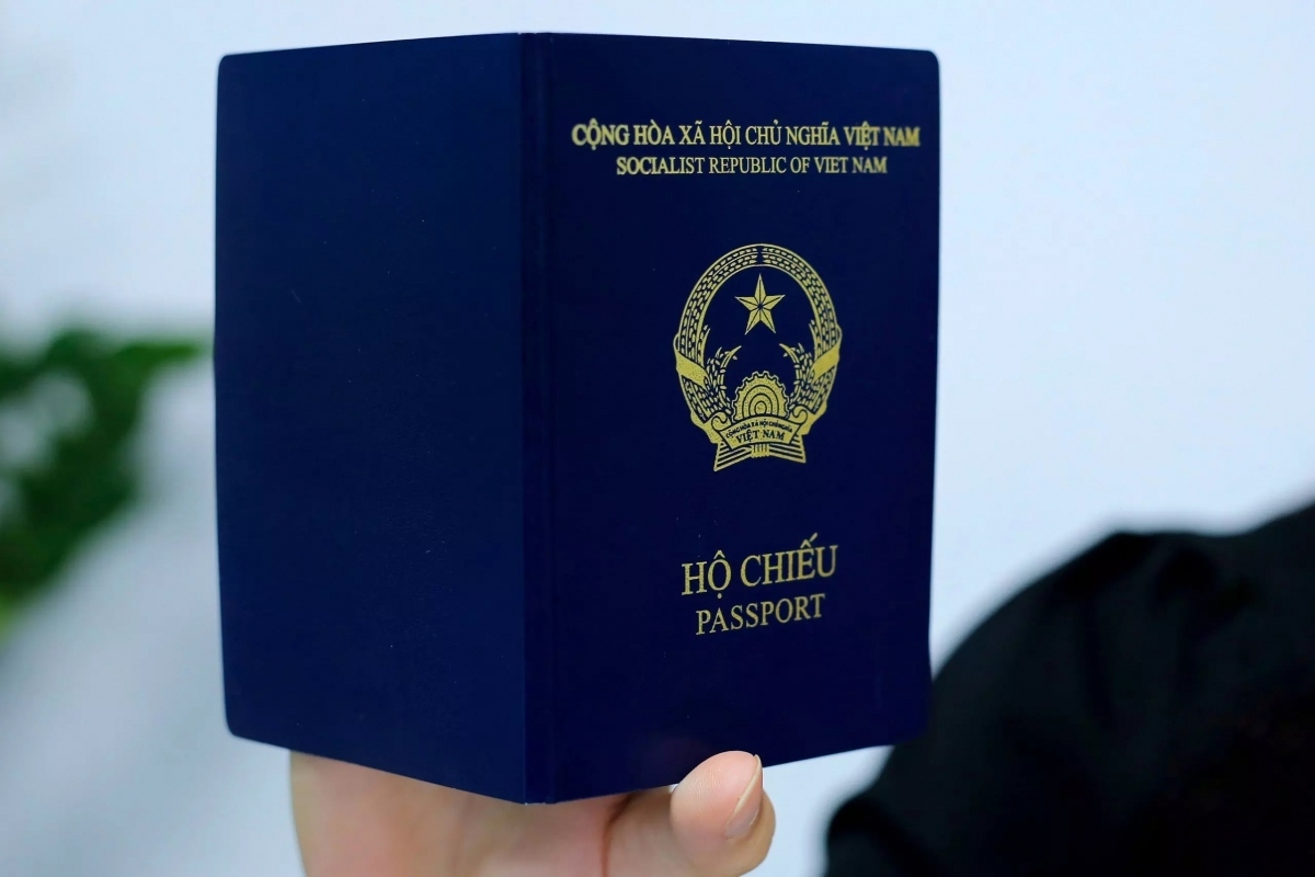 Germany officially recognises new Vietnamese passport, re-issues Schengen visa