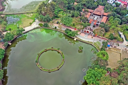 A visit to Co Loa ancient citadel in Ha Noi