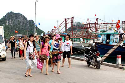 Van Don strives to receive over 720,000 tourists in 2014 