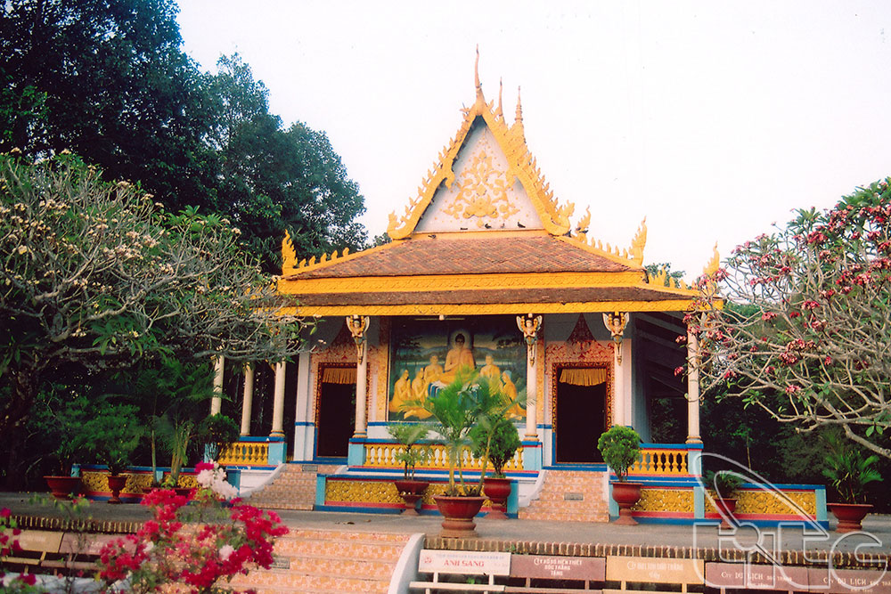 Typical architecture of Khmer pagodas