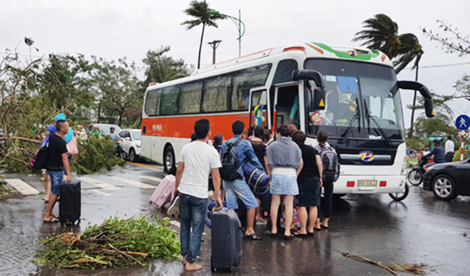 Tổng cục Du lịch thị sát thực địa tình hình các khách sạn tại Nha Trang, Khánh Hòa sau cơn bão số 12