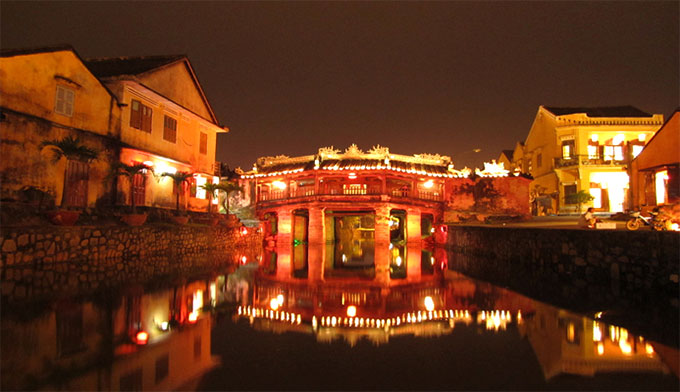 Lantern festival in Hoi An opens on New Year