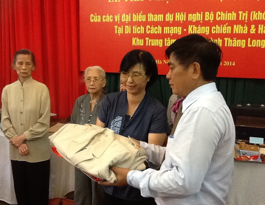 Thang Long heritage centre receives historical documents