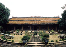 Collectors donate relics to Hue historical museum