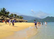 Green resort opens on Hon Tam Island