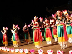 Hanoi ancient dances emerges back to life 
