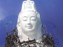 Giant sapphire Buddha statue welcomed