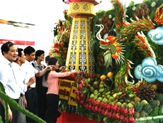 Countryâ€™s first fruit festival begins in Tien Giang 