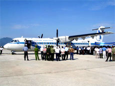 Vietnam Airlines opens Hanoi-Chu Lai air route 