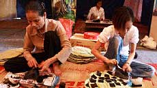 Gold-leaf making craft in Kieu Ki 