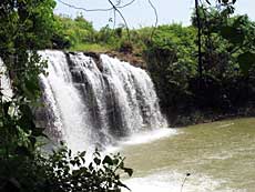 Ia Nhi Waterfall, a sleeping beauty in the jungle
