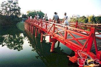 Foreign tourists eye Hanoi as attractive destination