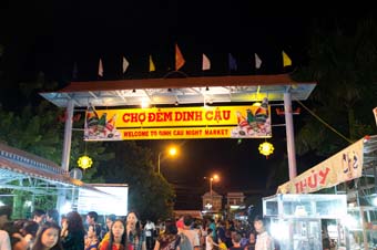 Dinh Cau night market has much to offer 
