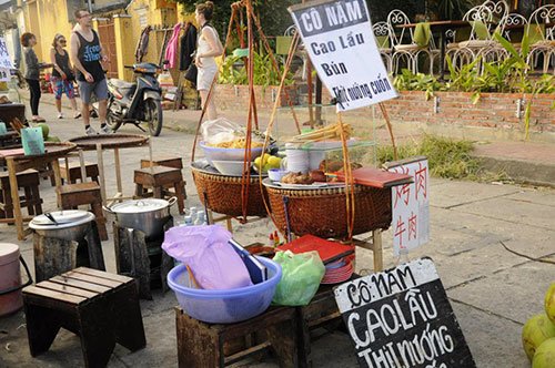 Street food experience in Hoi An