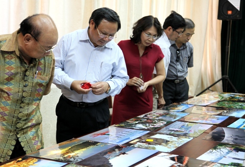 Award ceremony on contest of the 6th National Tourism Art Photo