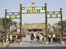  Twenty-one businesses in Hue join 2013 tourism stimulus programme 