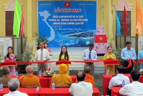 Exhibition on Paracel and Spratly archipelagos opens in Soc Trang