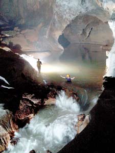 Mỹ làm phim về hang động lớn nhất thế giới ở Phong Nha- Kẻ Bàng