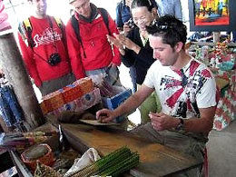Du khách ưa thích ẩm thực, bản sắc văn hóa Việt Nam