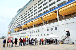 Tàu du lịch quốc tế 5 sao Aida Diva cập cảng Bà Rịa - Vũng Tàu  