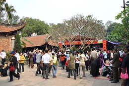 Hơn 20 nghìn lượt khách đến chùa Vĩnh Nghiêm 