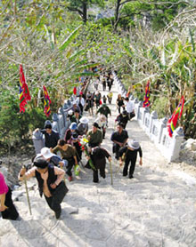 Uông Bí (Quảng Ninh) đón trên 1,8 triệu lượt khách du lịch