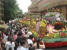 Lễ hội Trái cây Nam bộ năm 2012 thu hút hơn 1,5 triệu lượt khách tham quan 