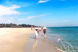 Cửa Đại là một trong những bãi biển đẹp nhất Châu Á