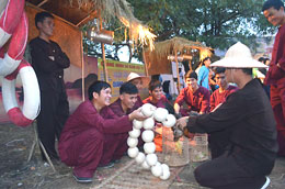 Khai mạc Hội chợ quê và sản vật văn hóa dân tộc Quảng Ninh năm 2013