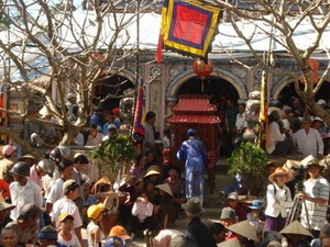 Đặc sắc lễ hội đô thị Nước Mặn ở Bình Định