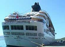 Tàu du lịch Sapphire Princess cập cảng Nha Trang