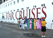 Chuyến tàu đầu tiên của hãng tàu Star Cruises trở lại Hạ Long
