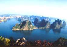 Tuần hành xuyên Việt bình chọn cho vịnh Hạ Long