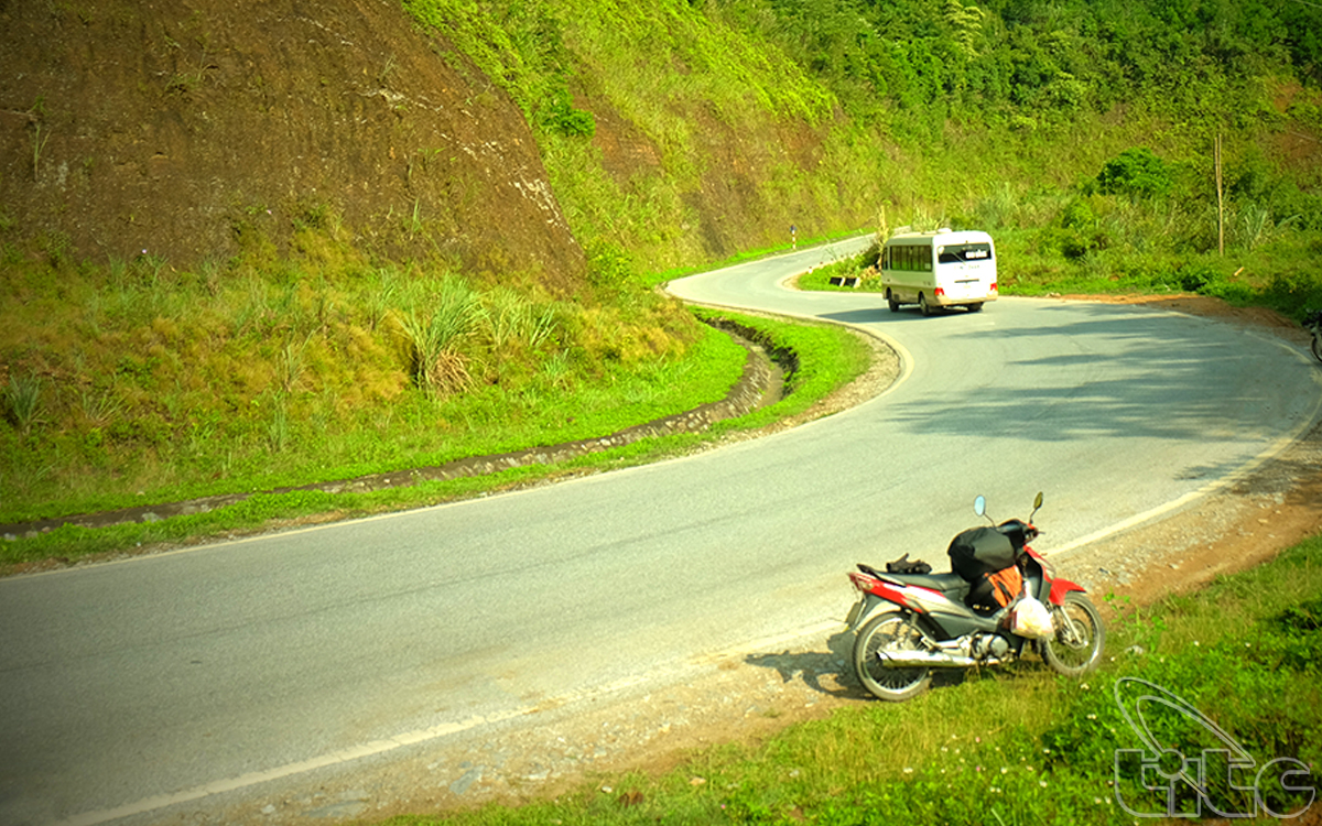 The road leading to Cao Bang Province
