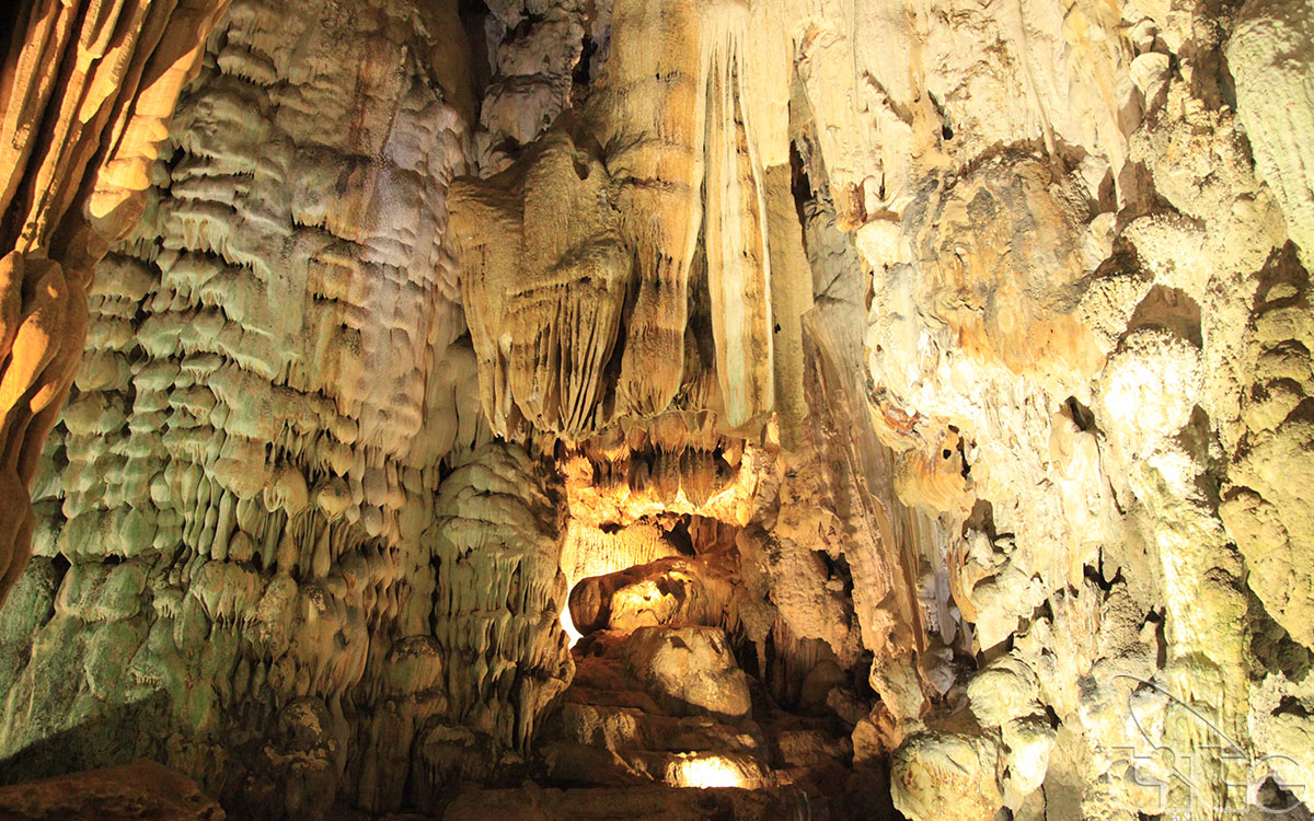 Phong Nha Cave was used to be the residence of King Ham Nghi (1884-1885) in the fight against French colonial in the late 19th century.