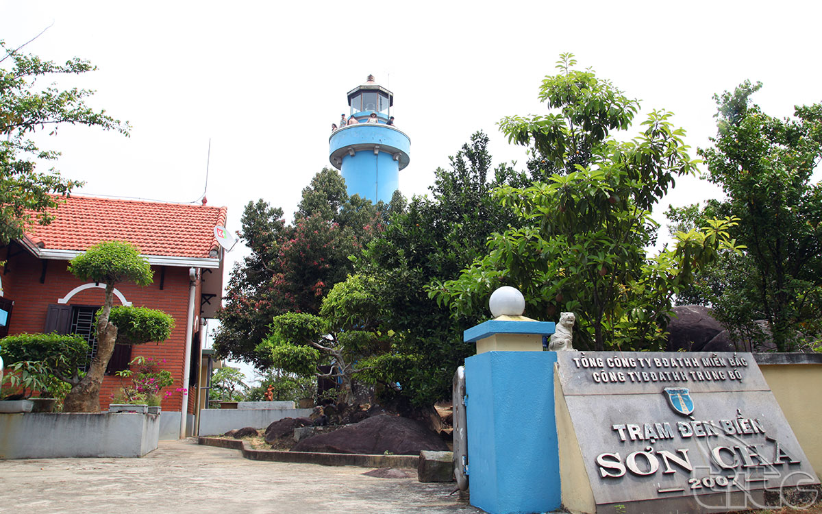 Son Cha Lighthouse on Ngoc Island